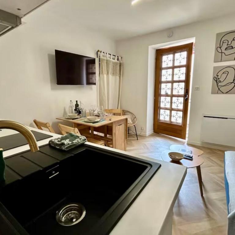 La reine du faubourg - Apartamento de 1 dormitorio - 4