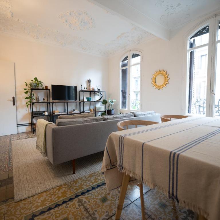 Stylish Retreat in Catalonia - Two-Bedroom Apartment - 10