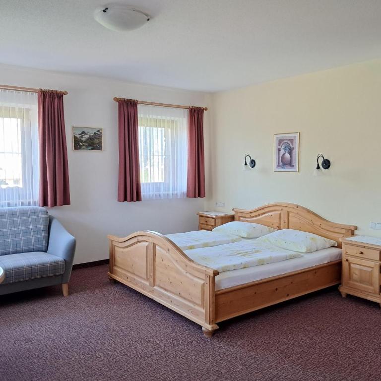 Foidlhof - Privatzimmer - Dreibettzimmer mit Dusche - 2