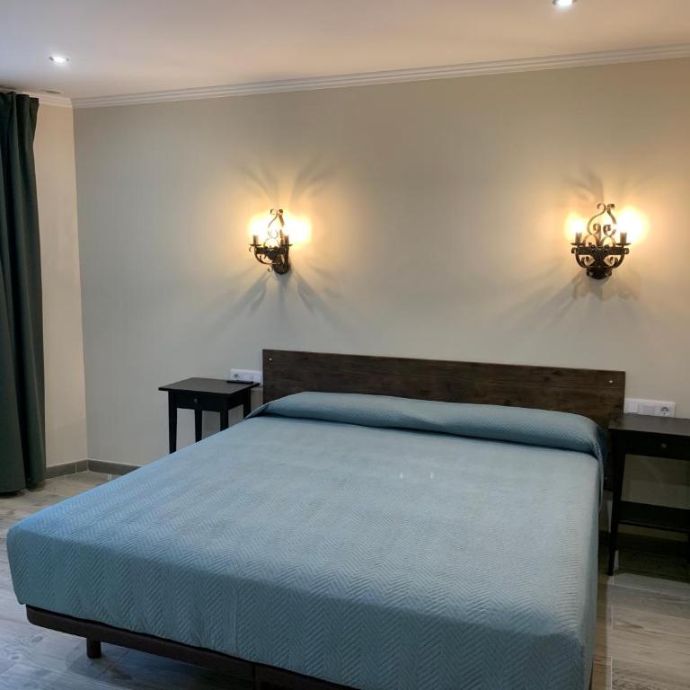 Hostal Milana Girona - Habitación Triple Clásica - 13