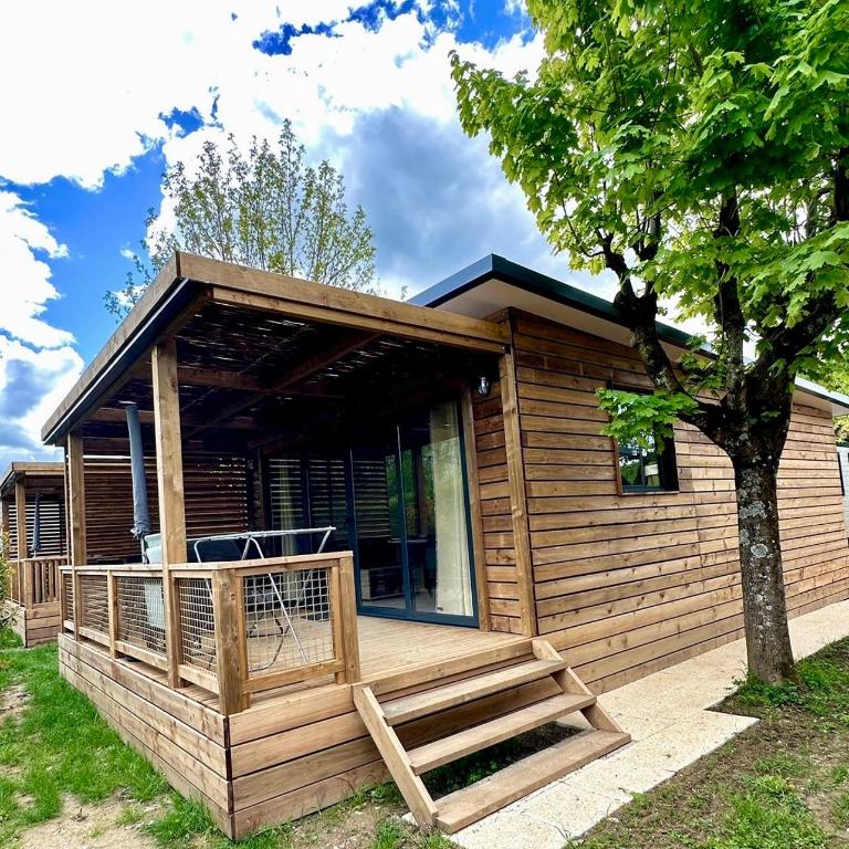 Camping Le Solitaire du Lac - Chalet 2 Chambres - 4