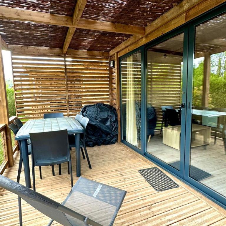 Camping Le Solitaire du Lac - Chalet 2 Chambres - 5