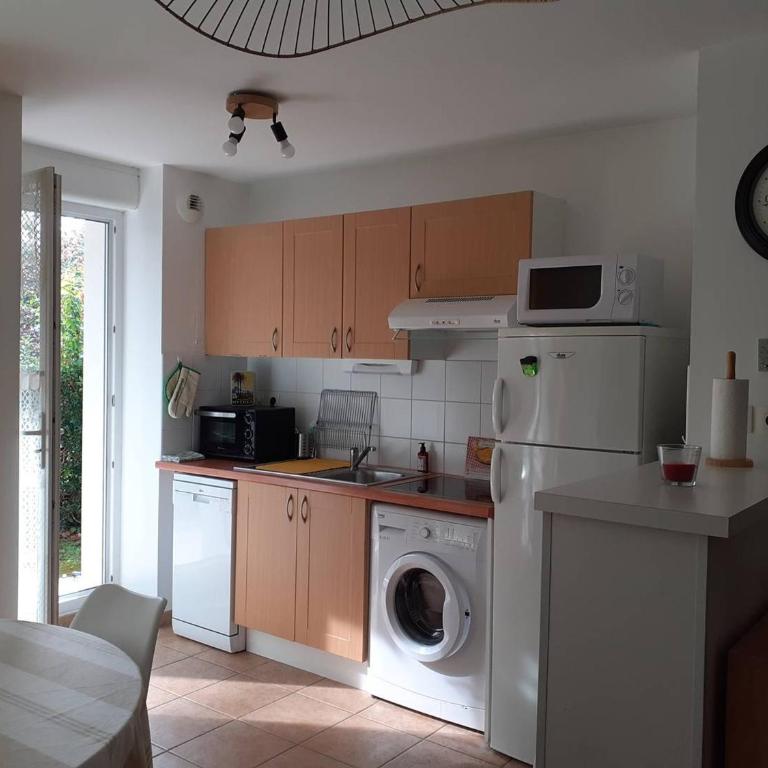 Appartement T2 moderne avec terrasse, parking et accès internet - Cambo-les-Bains - Appartement 1 Chambre - 14