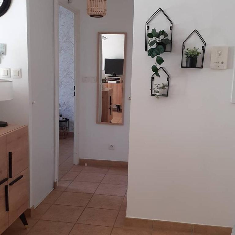 Appartement T2 moderne avec terrasse, parking et accès internet - Cambo-les-Bains - Appartement 1 Chambre - 16