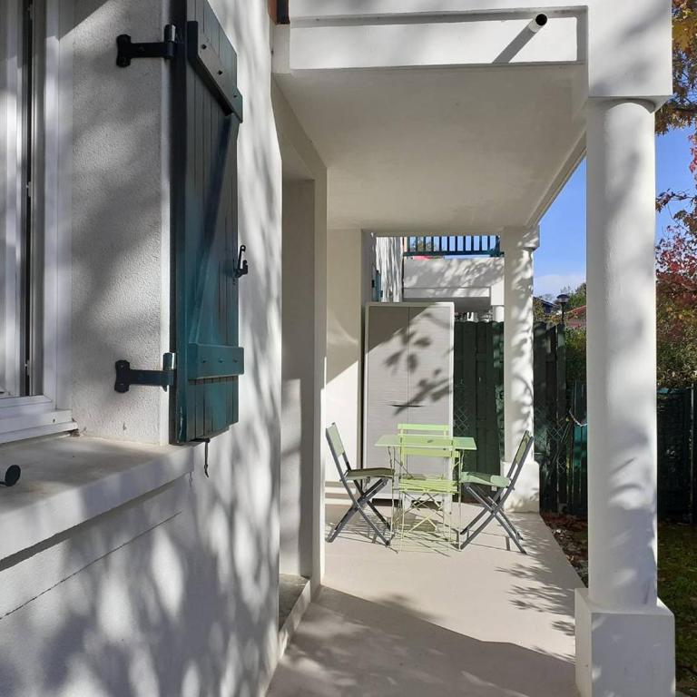 Appartement T2 moderne avec terrasse, parking et accès internet - Cambo-les-Bains - Appartement 1 Chambre - 18