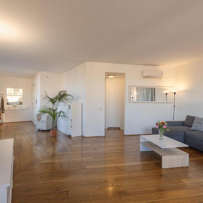 Central Penthouse with a view - Two-Bedroom Apartment with City View - 8