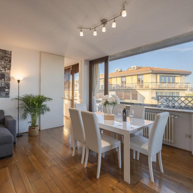 Central Penthouse with a view - Two-Bedroom Apartment with City View - 12