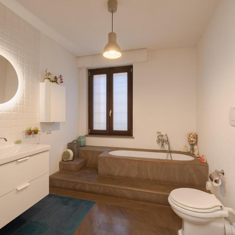 Central Penthouse with a view - Two-Bedroom Apartment with City View - 24