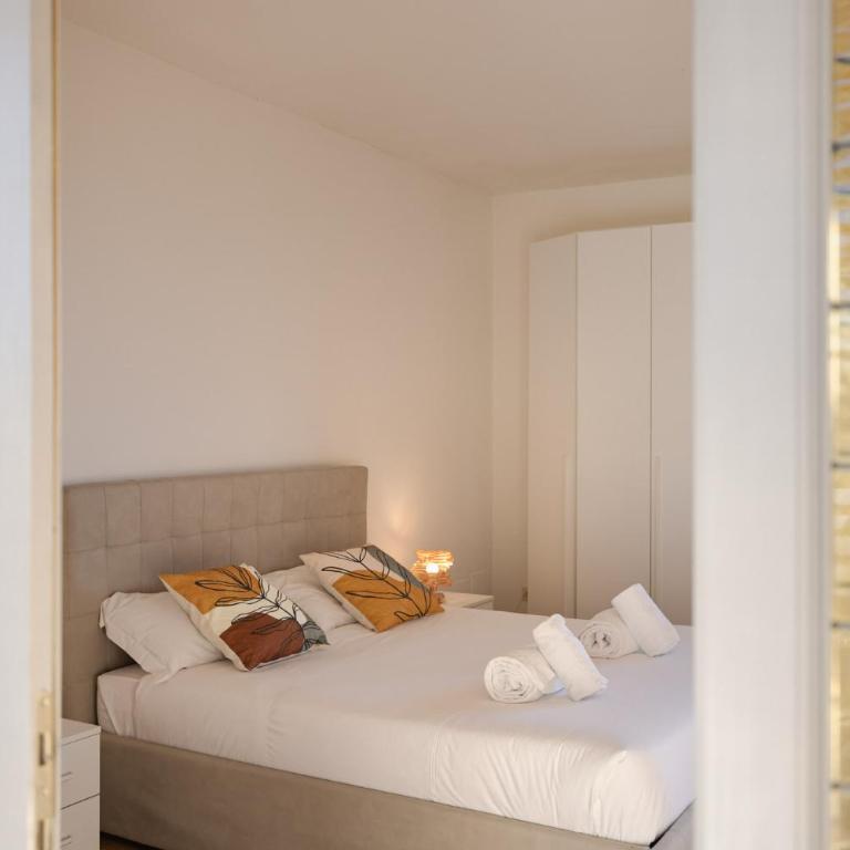 Central Penthouse with a view - Two-Bedroom Apartment with City View - 3