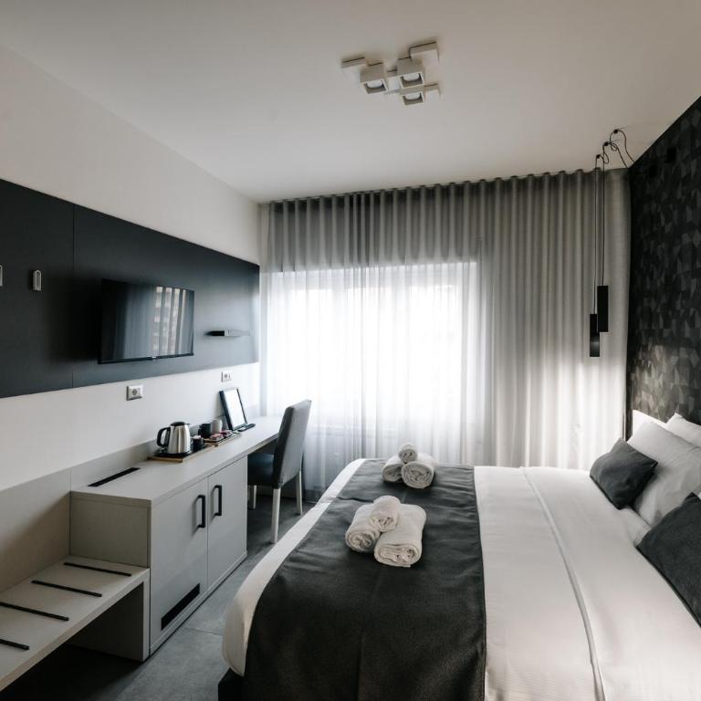 B&B Lumas Up - Double or Twin Room with Private Bathroom - 5