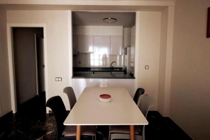 BENIDORM PRIMERISIMA LINEA De PLAYA - Apartamento de 2 dormitorios - 10