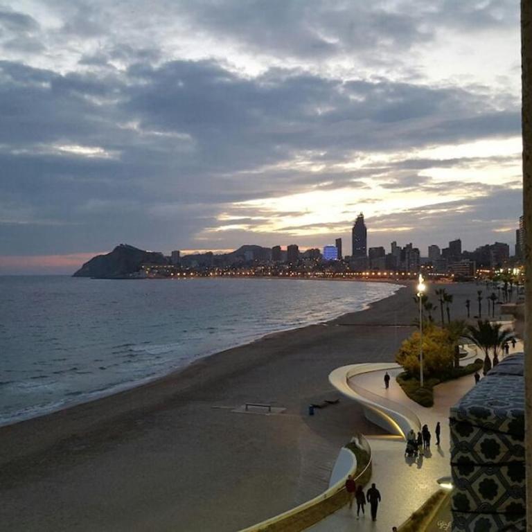 BENIDORM PRIMERISIMA LINEA De PLAYA - Apartamento de 2 dormitorios - 46