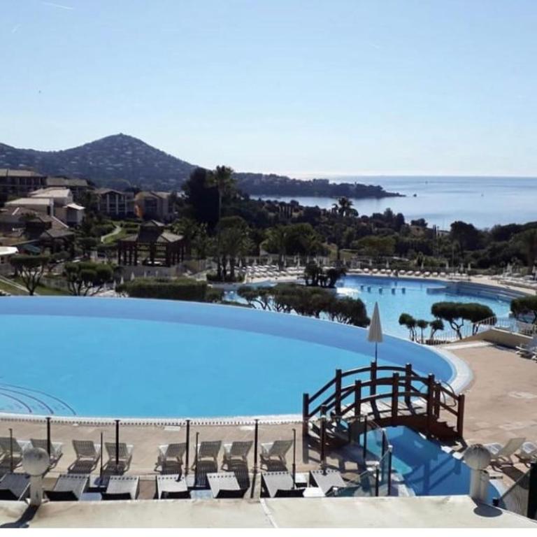 Superbe duplex T3 climatisé avec Terrasse et Solarium, magnifique vue Mer et Golf - Apartment mit 2 Schlafzimmern - 1