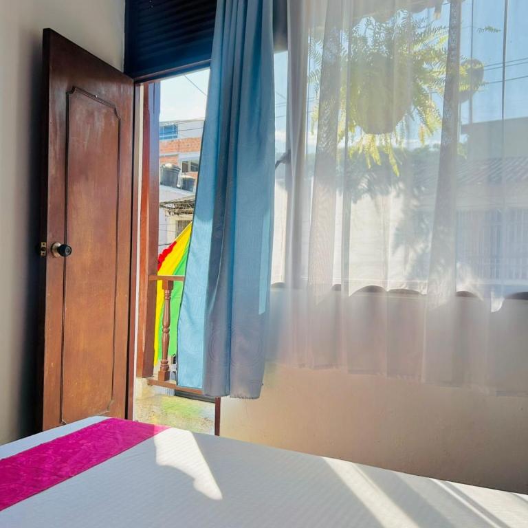 CasaGitanos Hotel - Habitación Familiar con baño compartido - 3