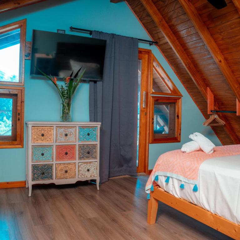 Star Apple Inn - Three-Bedroom Chalet - 27