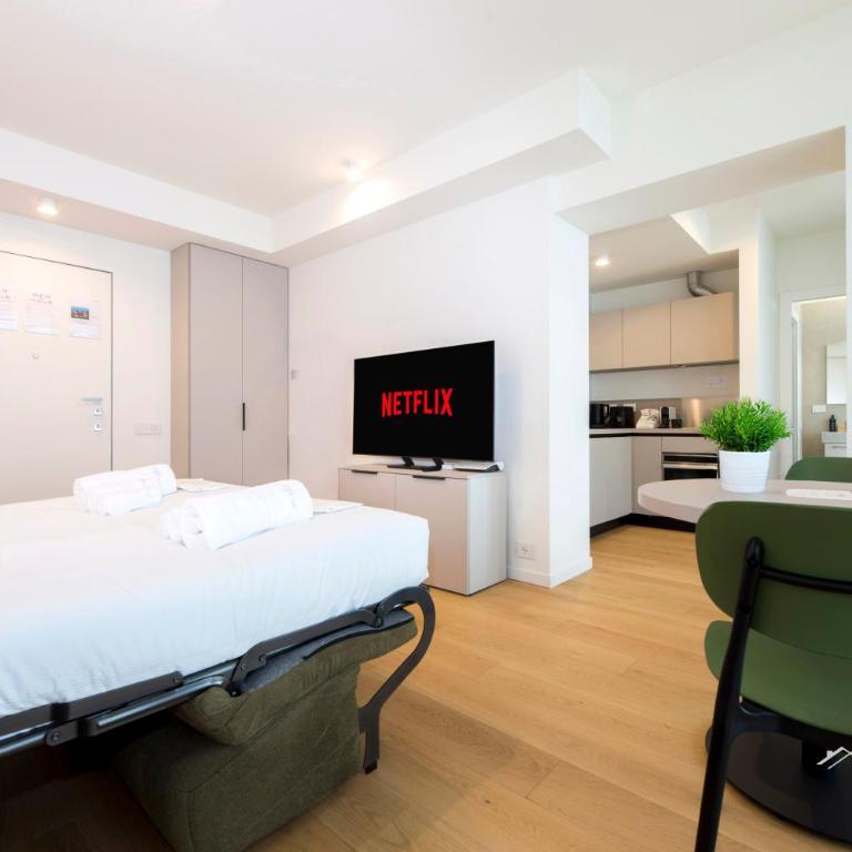 Waterfront Luxury Studio, FREE Parking, AC, NETFLIX & WIFI By Tilo Lux - Apartment with Sea View - 2