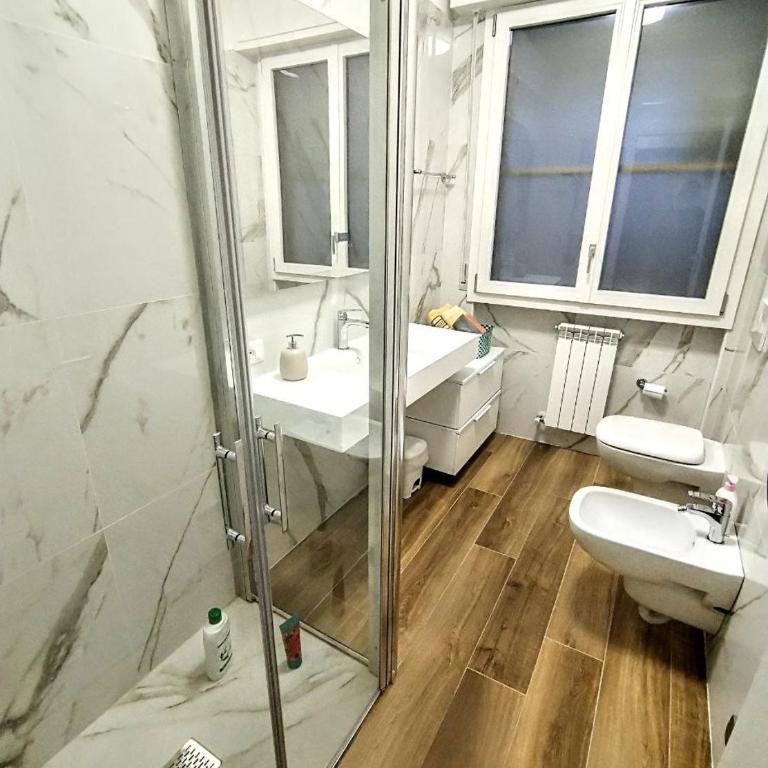 MAYFLOWERS B&B Zona Ospedale Cisanello Pisa - Single Room with Private External Bathroom - 3
