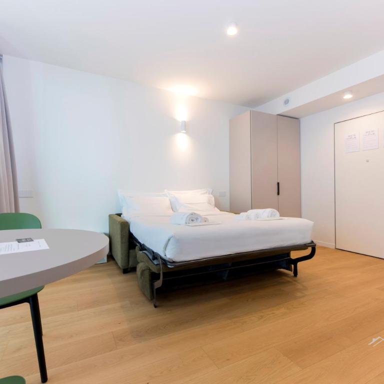 Waterfront Luxury Studio, FREE Parking, AC, NETFLIX & WIFI By Tilo Lux - Apartment with Sea View - 9