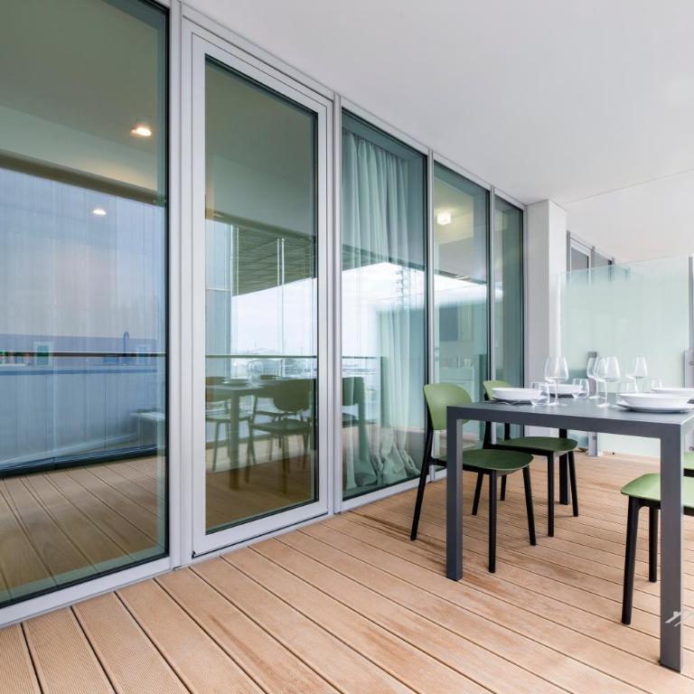 Waterfront Luxury Studio, FREE Parking, AC, NETFLIX & WIFI By Tilo Lux - Apartment with Sea View - 22