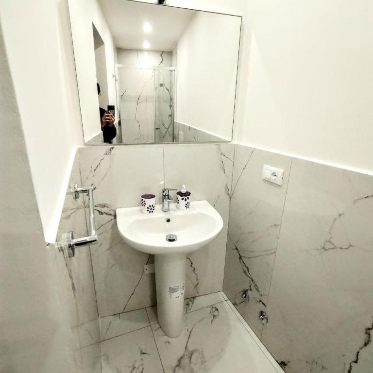MAYFLOWERS B&B Zona Ospedale Cisanello Pisa - Single Room with Private Bathroom - 3