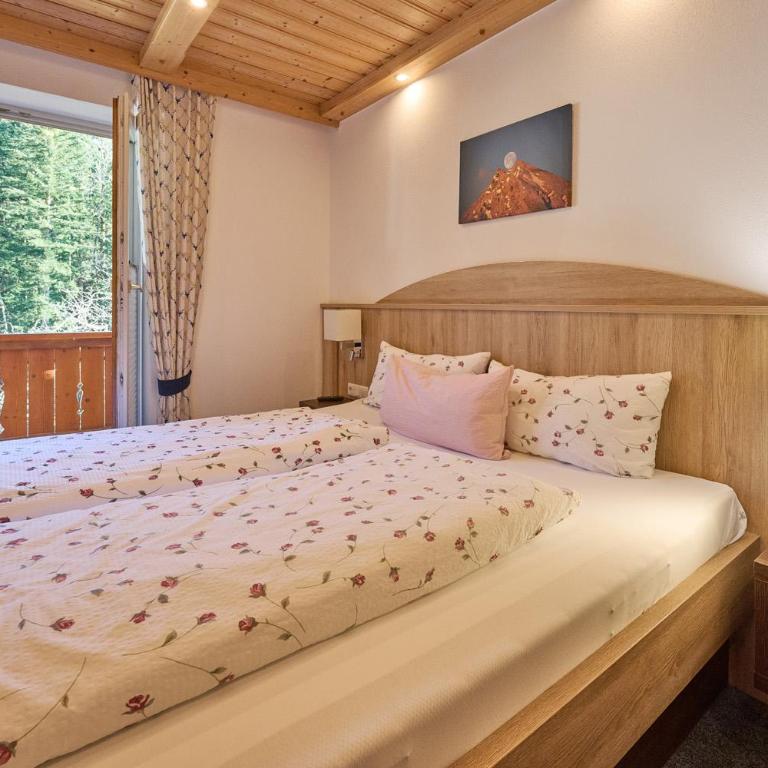 Gästehaus Sonnenbichl - Doppelzimmer mit Balkon - 10