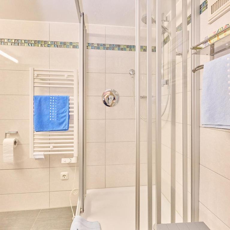 Gästehaus Sonnenbichl - Familienzimmer - 10