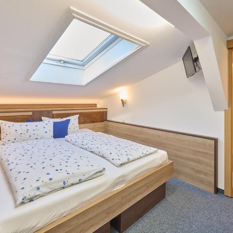 Gästehaus Sonnenbichl - Doppelzimmer - 2