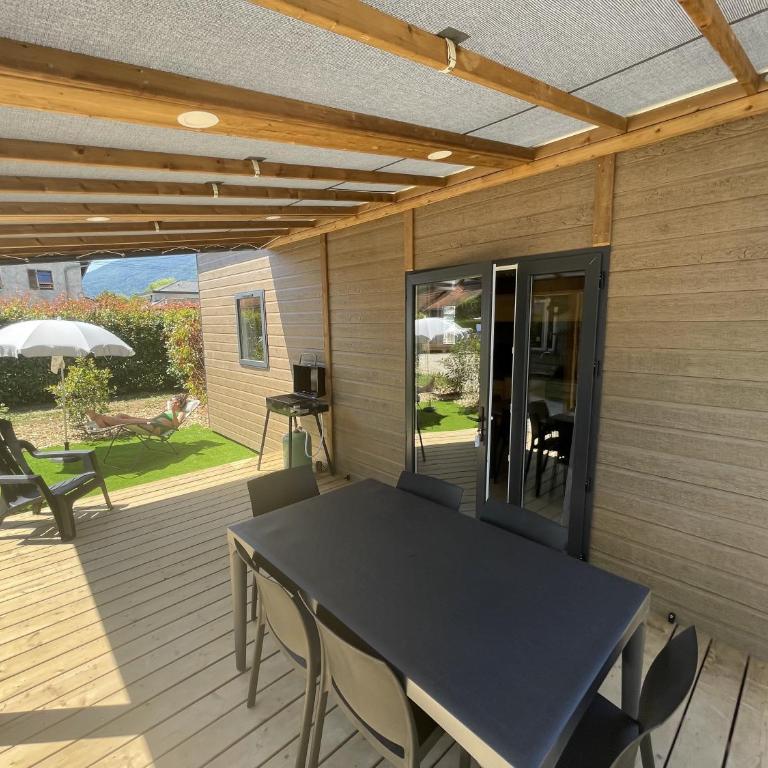 Camping Le Solitaire du Lac - Chalet 3 Chambres - 2