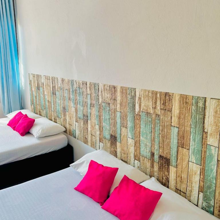 CasaGitanos Hotel - Habitación Familiar con baño compartido - 7