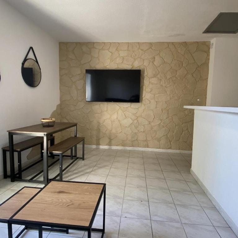 Appartement dans villa à 600m de la plage - One-Bedroom Apartment - 15