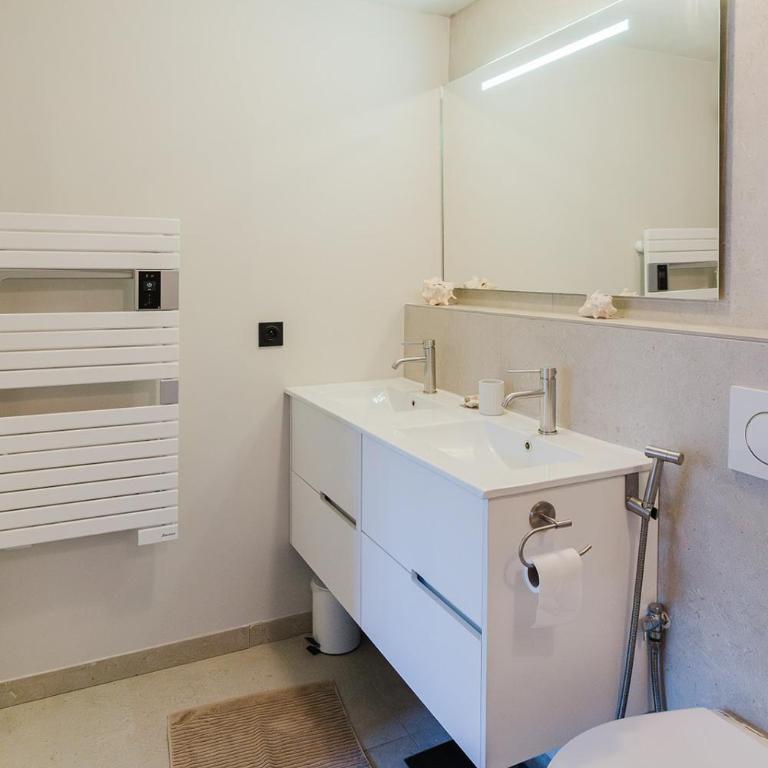 Maison CHALIOT Hosts & Events - Chambre Double Deluxe avec Baignoire - 4