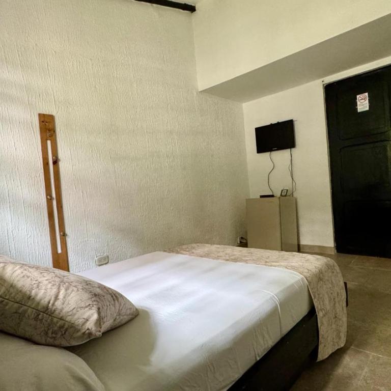 Hotel Premium Real - Habitación Individual Económica - 4