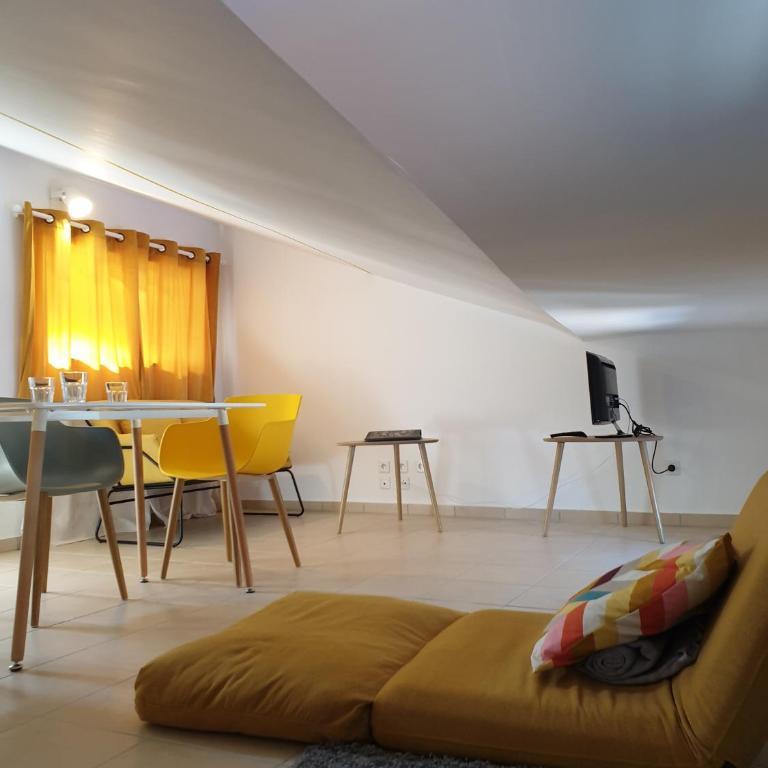 A04 Le Lounge - Clim- Wifi - Coeur de Ville - Appartement 1 Chambre - 16