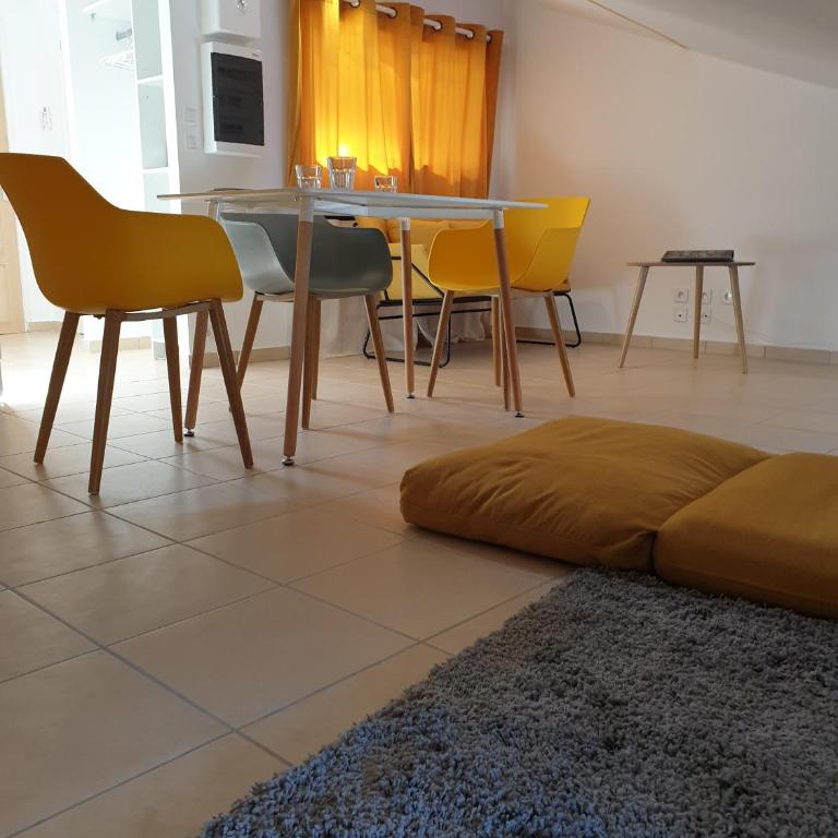 A04 Le Lounge - Clim- Wifi - Coeur de Ville - Appartement 1 Chambre - 22