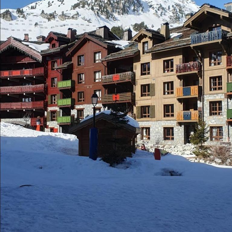 Appartement ARC 1950 m, Ski au pied, piscine extérieure chauffée, remontées mécaniques à 100m, sauna et salle de sports - Appartement - 4