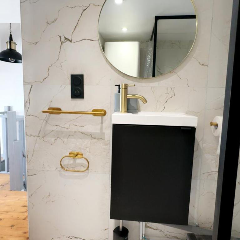 Le Gris métal, T2 duplex, centre ville historique - Appartement 1 Chambre - 51