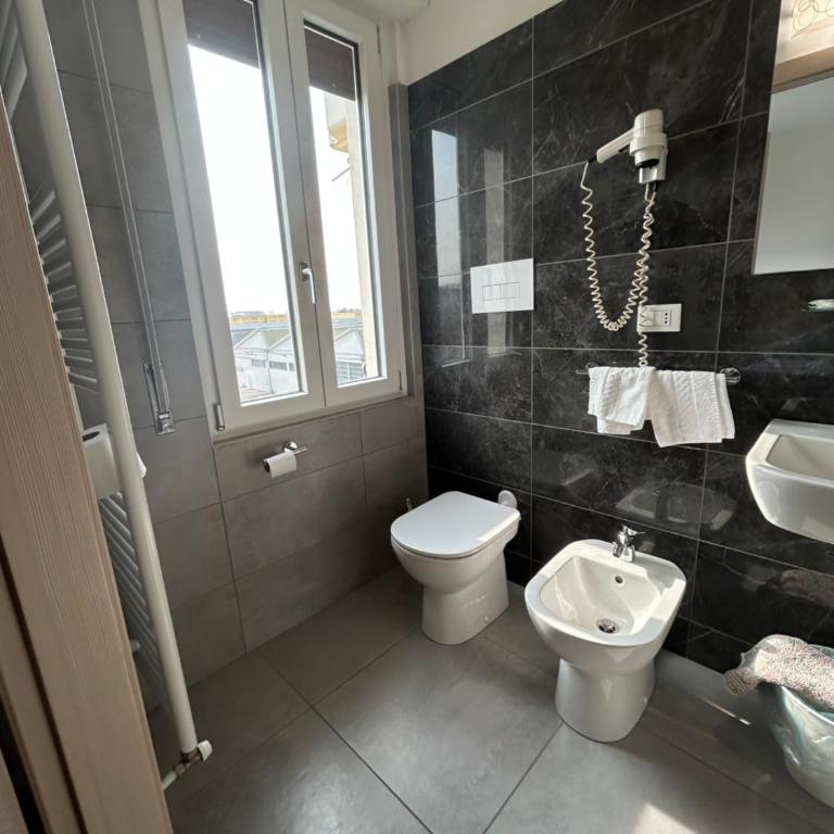Hotel Marchina - Camera Doppia con Letti Singoli - 7