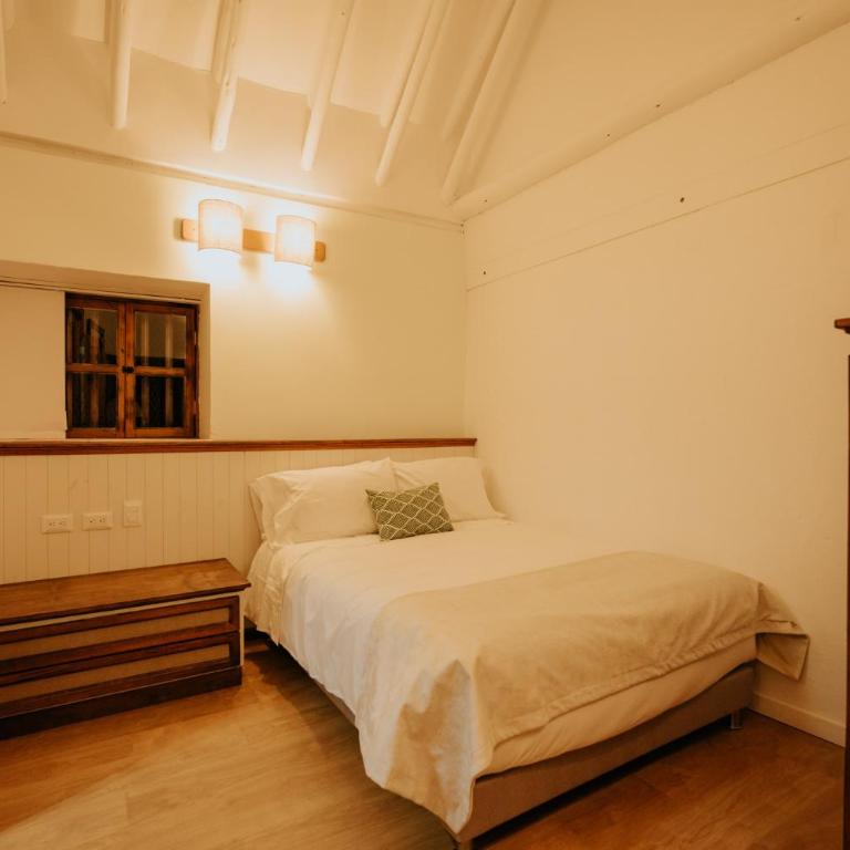 Hotel La Corada - Small Double Room - 7