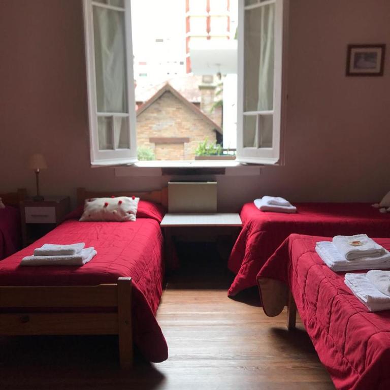 Hotel Dante - Quadruple Room with Private Bathroom - 3