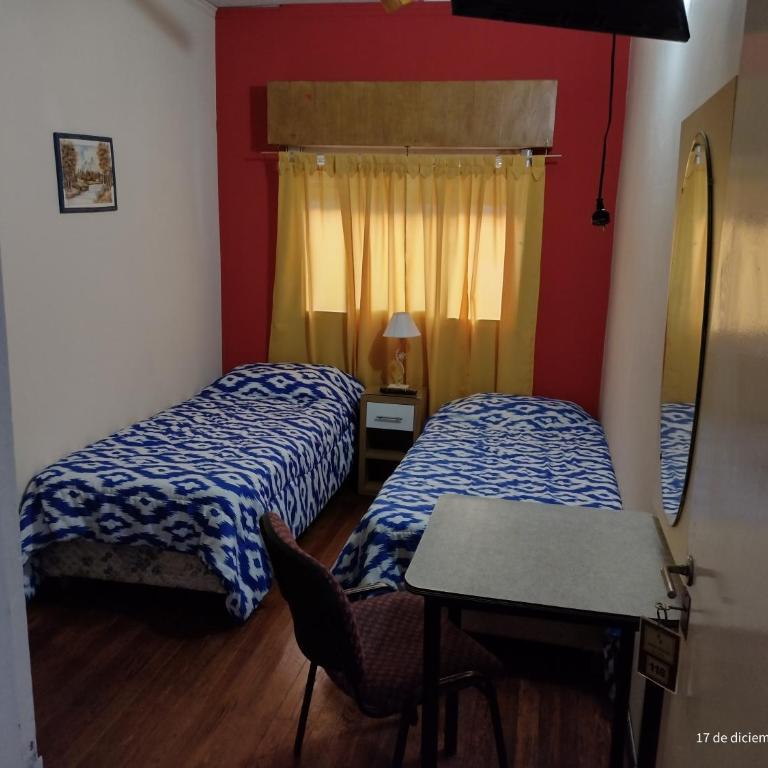 Hotel Dante - Twin Room with Private Bathroom - 4