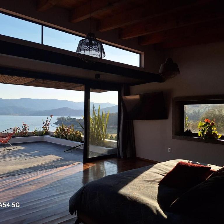 Designer Home with Jacuzzi Spectacular Lake Views - Villa de 3 dormitorios - 21