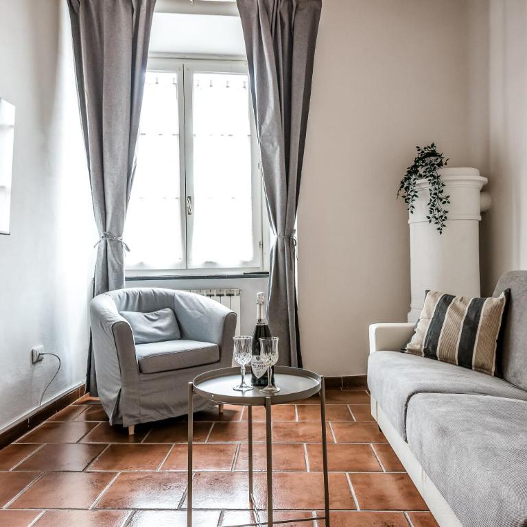Hostly-Maison L'Arancio-Large House near the Tower - Three-Bedroom Premium Apartment - 2