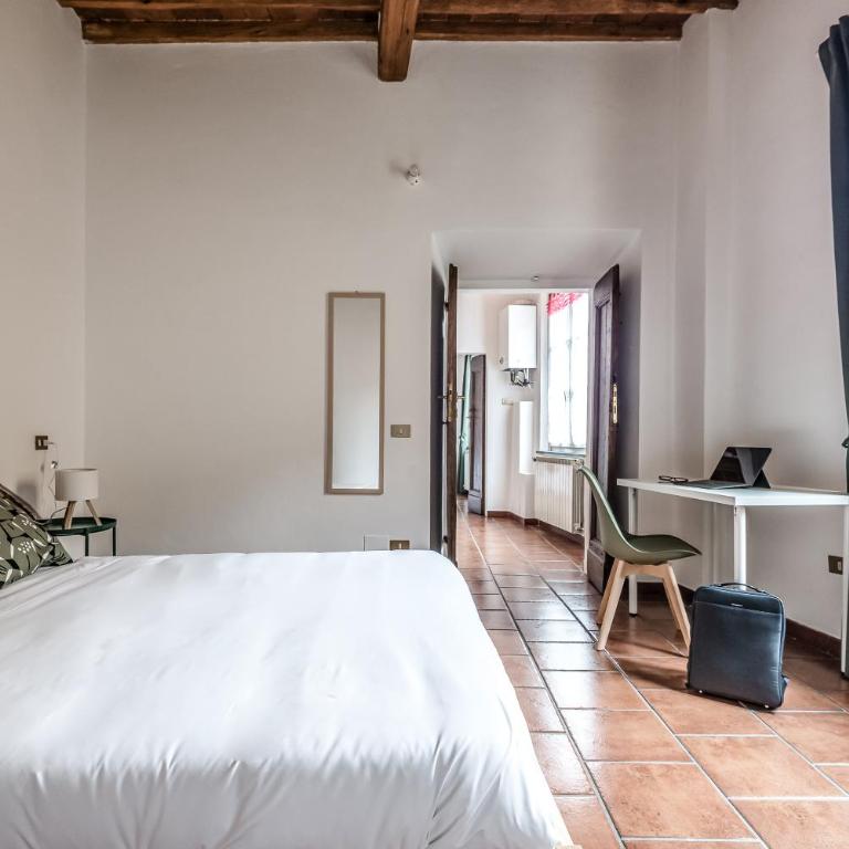 Hostly-Maison L'Arancio-Large House near the Tower - Three-Bedroom Premium Apartment - 7