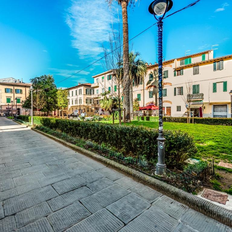 Hostly-Maison L'Arancio-Large House near the Tower - Three-Bedroom Premium Apartment - 13