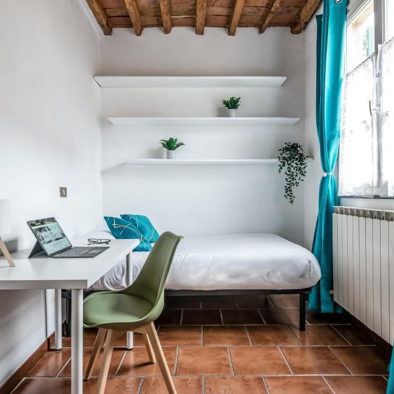 Hostly-Maison L'Arancio-Large House near the Tower - Three-Bedroom Premium Apartment - 25