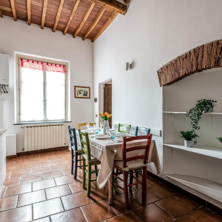 Hostly-Maison L'Arancio-Large House near the Tower - Three-Bedroom Premium Apartment - 44