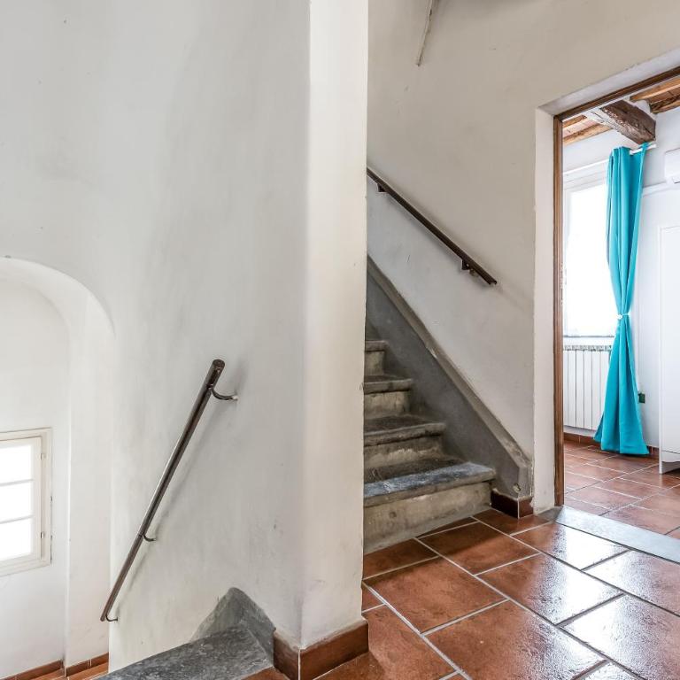 Hostly-Maison L'Arancio-Large House near the Tower - Three-Bedroom Premium Apartment - 54