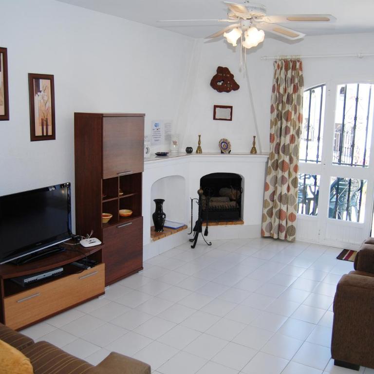 Los Pinos 25 Villas Casasol - Casa Vacacional de 3 dormitorios - 2
