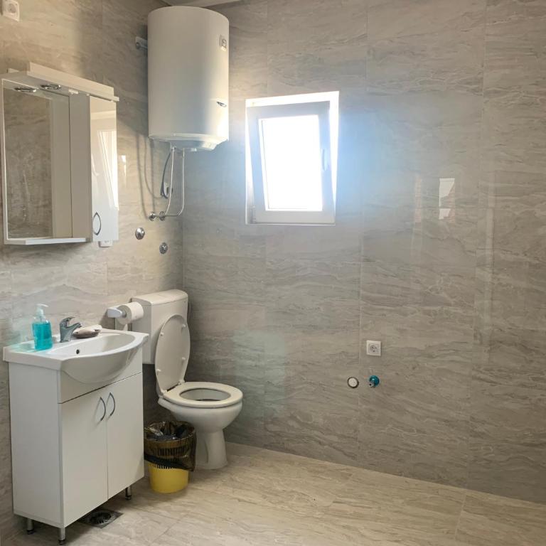 Appartement 2 chambres et 1 salon près de l'aéroport de Belgrade - Apartman sa 2 Spavaće Sobe - 9