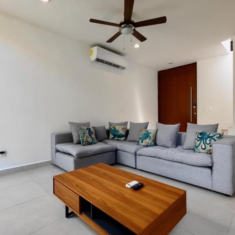 Palmara 13 by Bookking Guys - Three-Bedroom Villa - 8